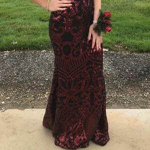 Windsor Black and Red Prom Dress